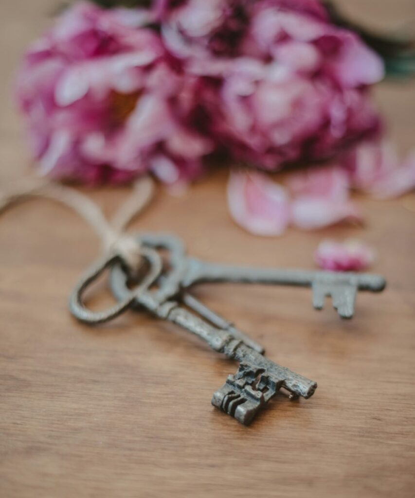 Clé et fleurs