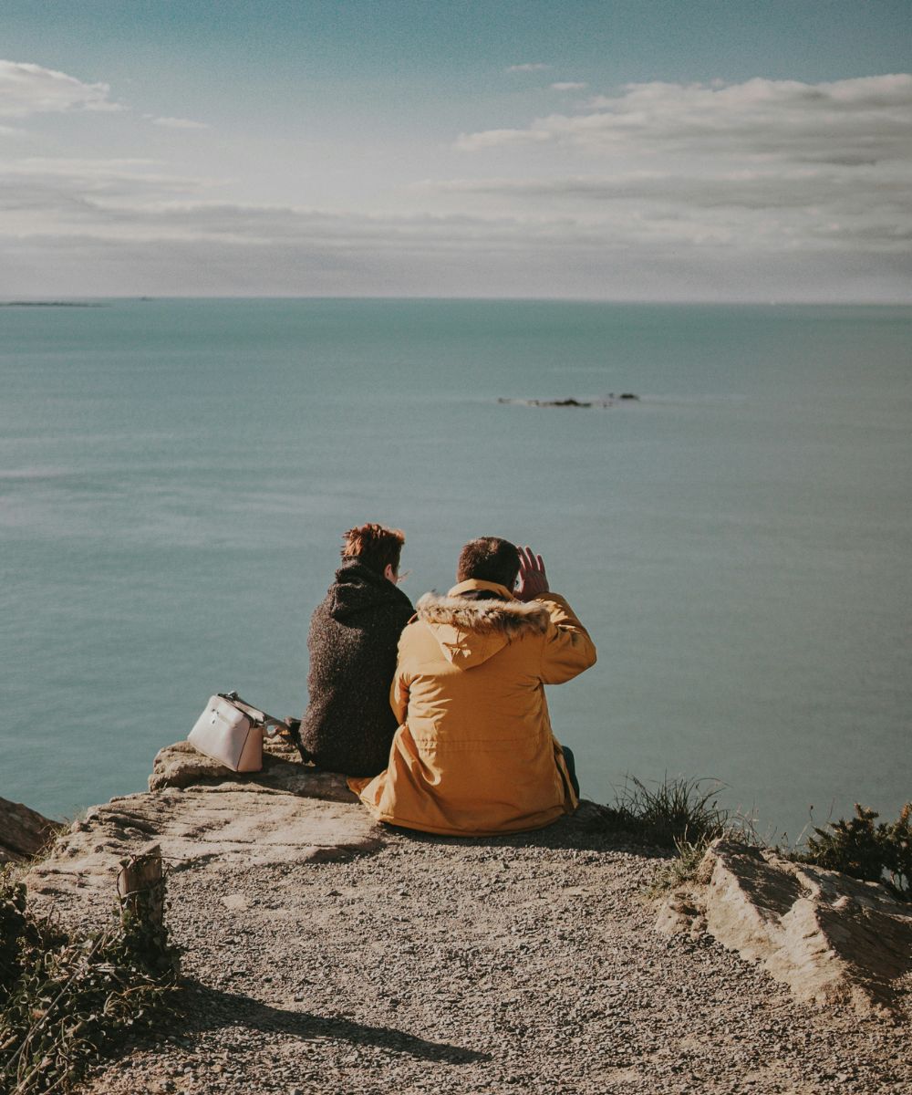 Couple à la pointe du Grouin à Cancale